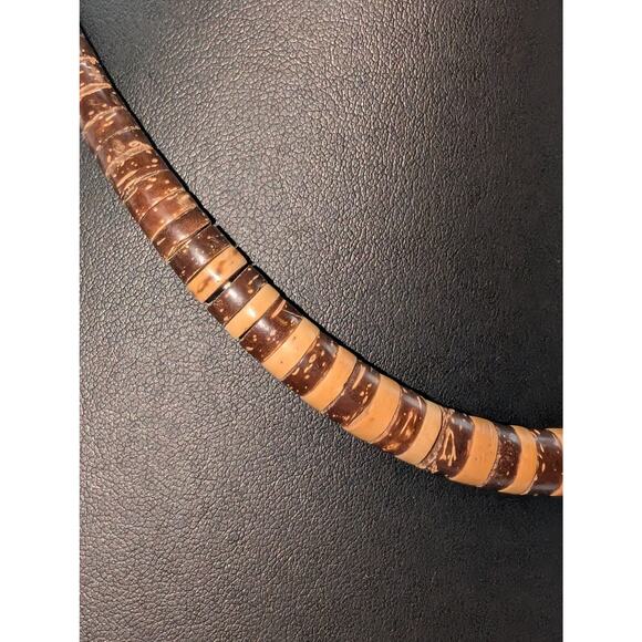 Vintage Brown/Tan Graduated Bead Surfer Coastal Barrel Clasp 16.5" Necklace - Picture 3 of 6